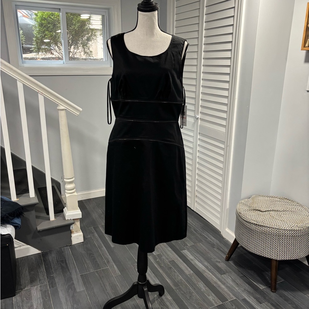 Calvin Klein Black Zipper Detail
Dress, Size:10
